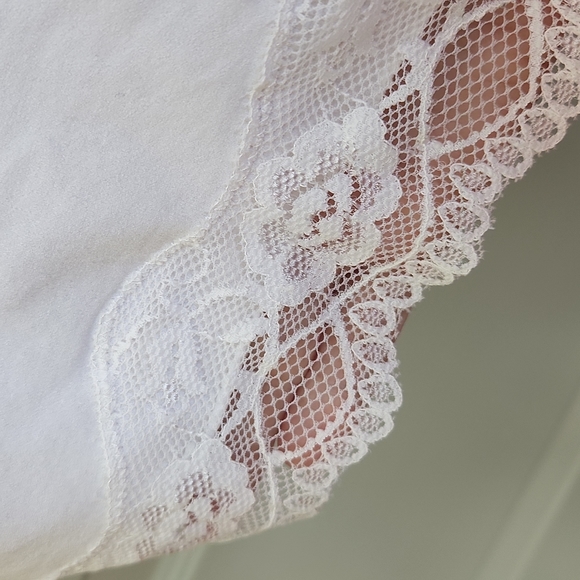 Poof! Women's White M/L with Lace around the Neck and the Bottom of Camisole - Picture 3 of 5